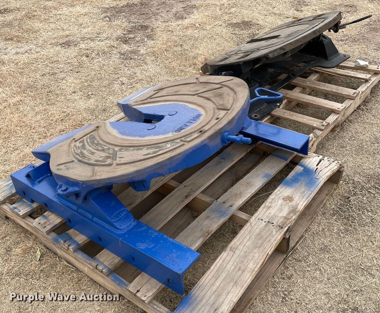 image for item JX9879 (2) fifth wheel plates