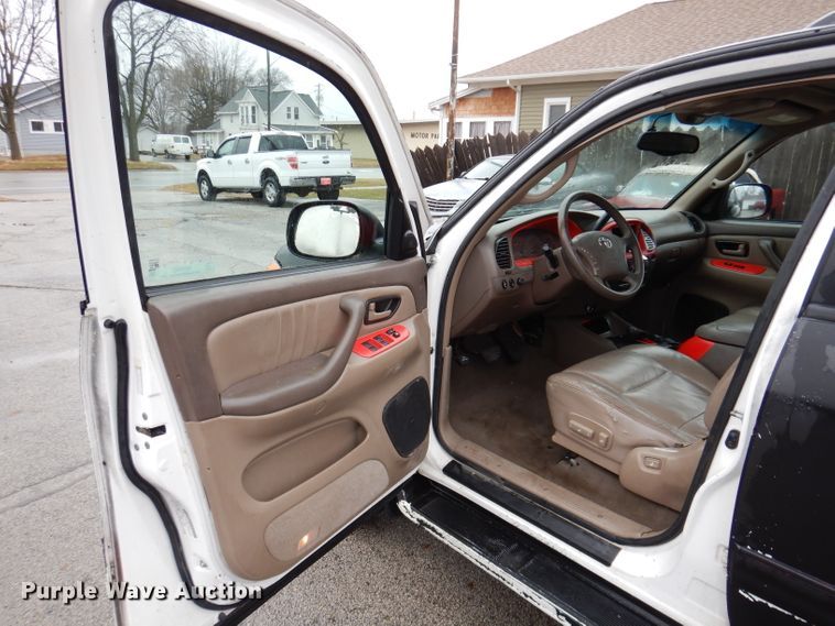 image for item KH9041 2003 Toyota Sequoia  SUV