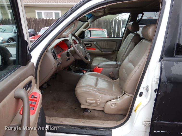 image for item KH9041 2003 Toyota Sequoia  SUV