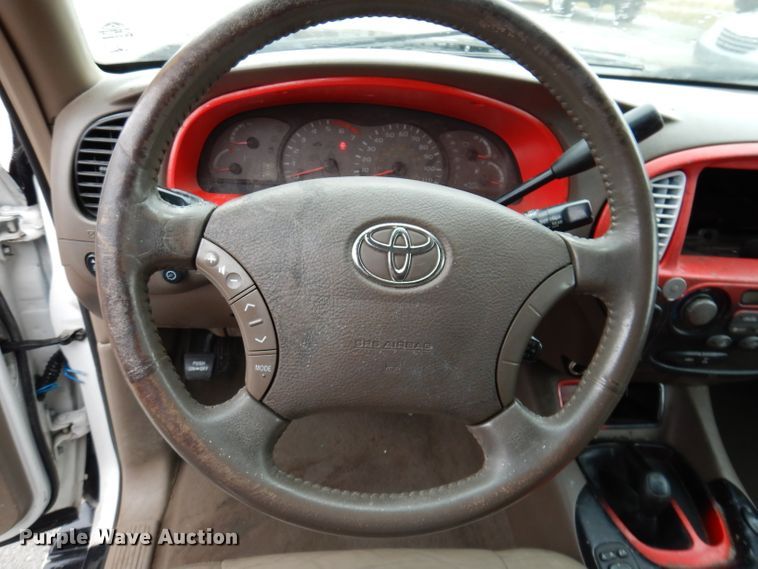 image for item KH9041 2003 Toyota Sequoia  SUV