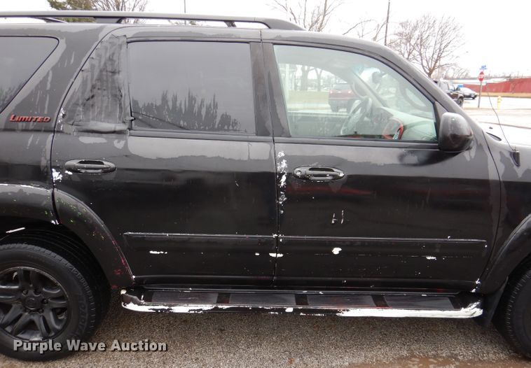 image for item KH9041 2003 Toyota Sequoia  SUV