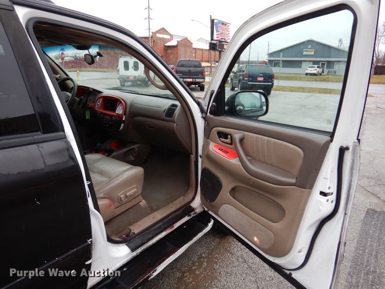 image for item KH9041 2003 Toyota Sequoia  SUV