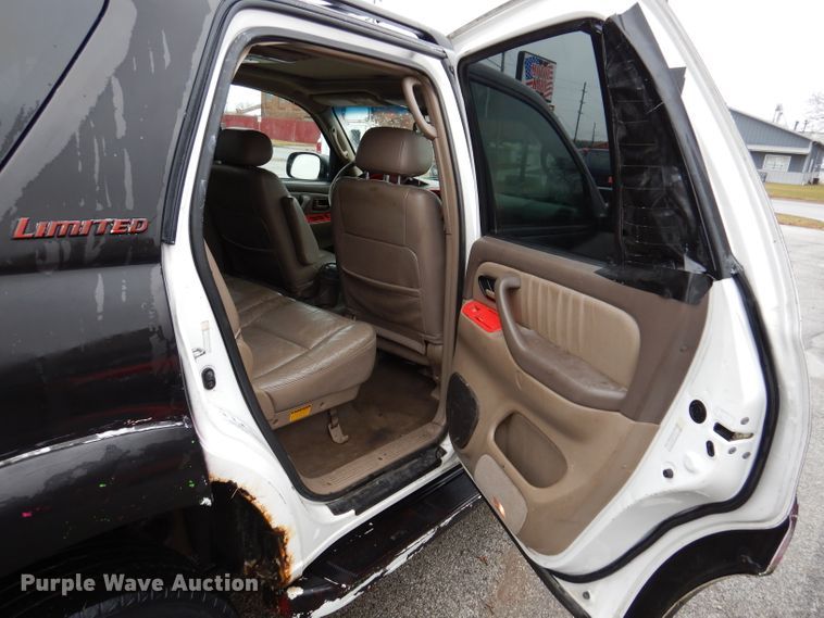 image for item KH9041 2003 Toyota Sequoia  SUV