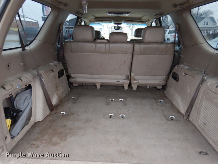 image for item KH9041 2003 Toyota Sequoia  SUV