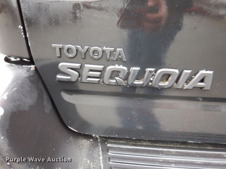 image for item KH9041 2003 Toyota Sequoia  SUV