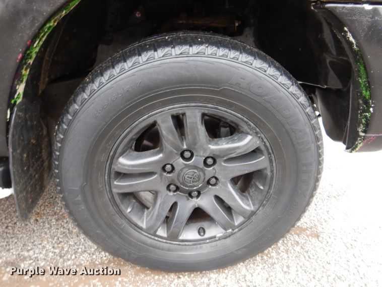 image for item KH9041 2003 Toyota Sequoia  SUV