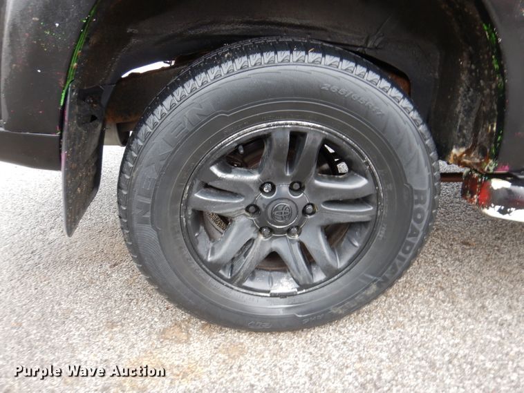 image for item KH9041 2003 Toyota Sequoia  SUV