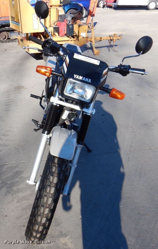 image for item KH9052 2019 Yamaha 200 TW  motorcycle