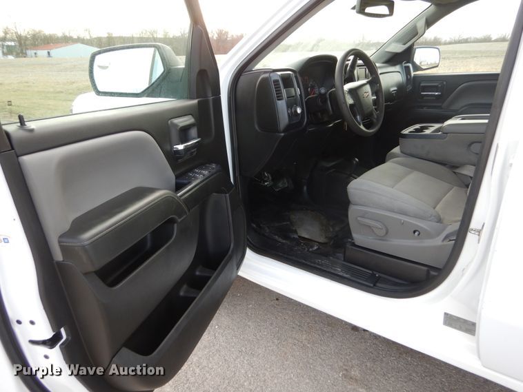 image for item KH9866 2015 Chevrolet Silverado 1500  Double Cab flatbed pickup truck