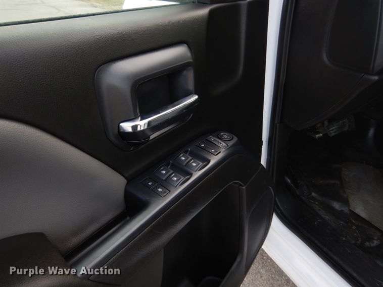 image for item KH9866 2015 Chevrolet Silverado 1500  Double Cab flatbed pickup truck