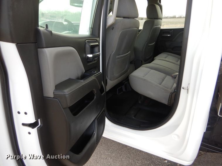 image for item KH9866 2015 Chevrolet Silverado 1500  Double Cab flatbed pickup truck