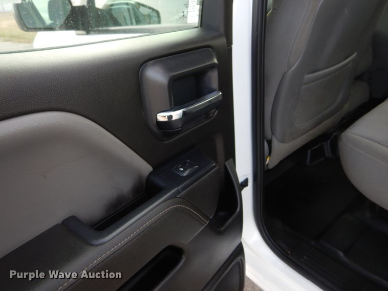 image for item KH9866 2015 Chevrolet Silverado 1500  Double Cab flatbed pickup truck