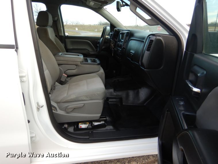 image for item KH9866 2015 Chevrolet Silverado 1500  Double Cab flatbed pickup truck