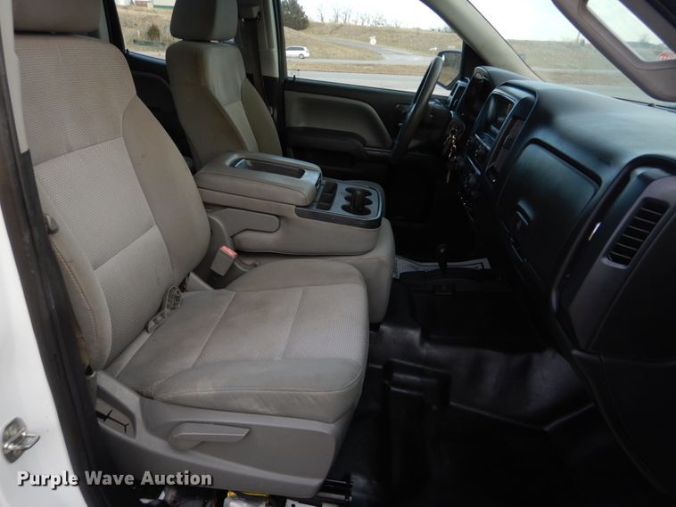 image for item KH9866 2015 Chevrolet Silverado 1500  Double Cab flatbed pickup truck