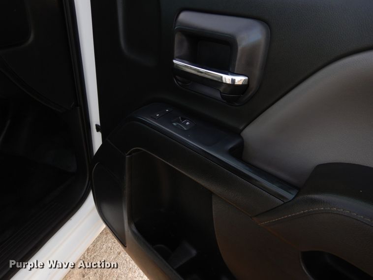 image for item KH9866 2015 Chevrolet Silverado 1500  Double Cab flatbed pickup truck