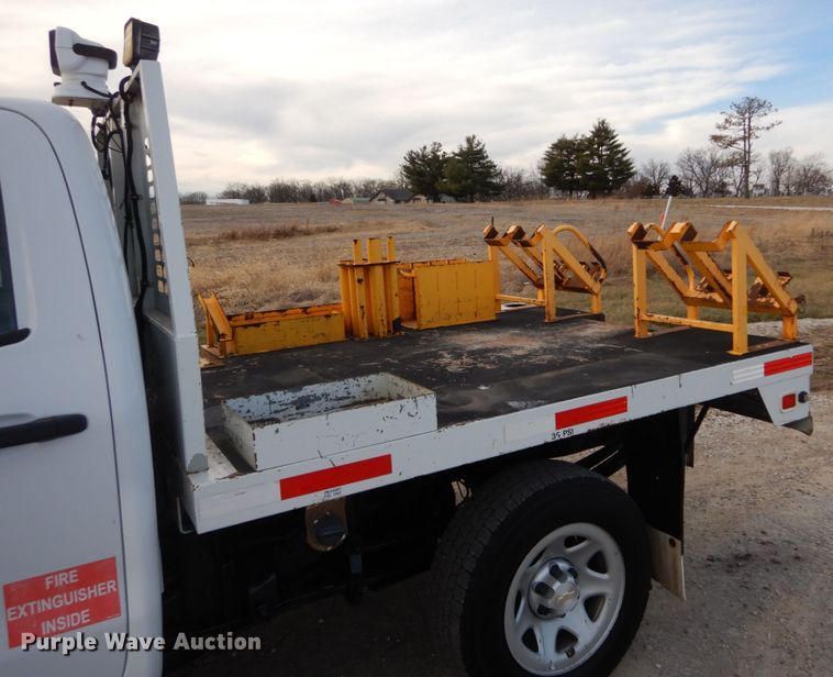 image for item KH9866 2015 Chevrolet Silverado 1500  Double Cab flatbed pickup truck