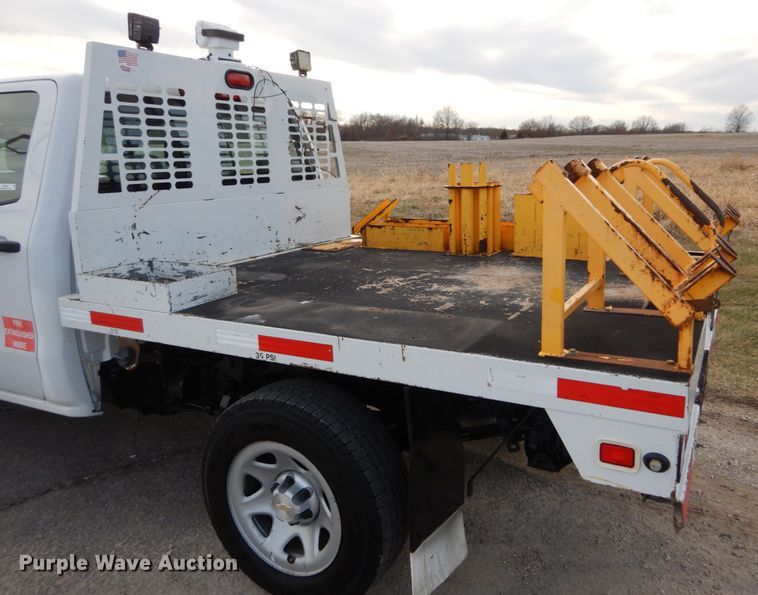 image for item KH9866 2015 Chevrolet Silverado 1500  Double Cab flatbed pickup truck