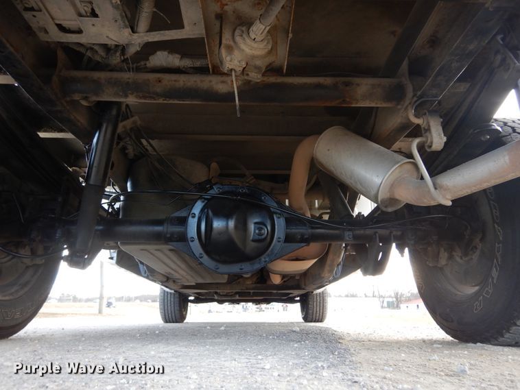 image for item KH9866 2015 Chevrolet Silverado 1500  Double Cab flatbed pickup truck