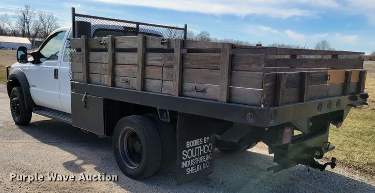 image for item KH9871 2007 Ford F550 Super Duty XL  SuperCab flatbed truck