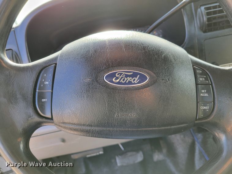 image for item KH9871 2007 Ford F550 Super Duty XL  SuperCab flatbed truck