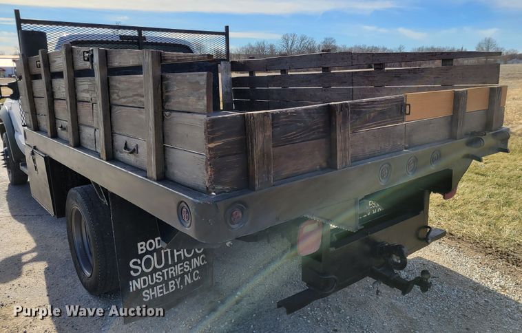 image for item KH9871 2007 Ford F550 Super Duty XL  SuperCab flatbed truck