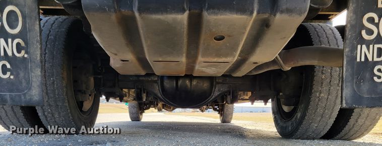 image for item KH9871 2007 Ford F550 Super Duty XL  SuperCab flatbed truck