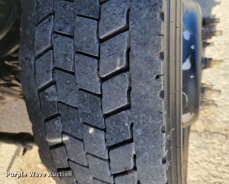 image for item KH9871 2007 Ford F550 Super Duty XL  SuperCab flatbed truck