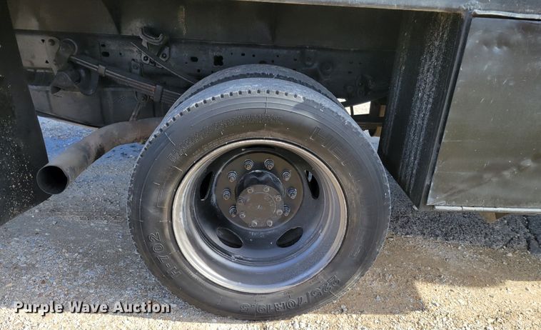 image for item KH9871 2007 Ford F550 Super Duty XL  SuperCab flatbed truck