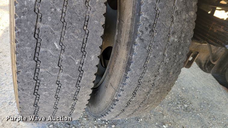 image for item KH9871 2007 Ford F550 Super Duty XL  SuperCab flatbed truck