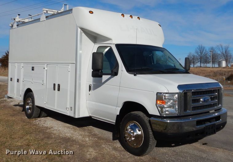 image for item KH9875 2013 Ford Econoline E450  utility van