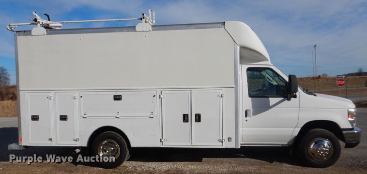 image for item KH9875 2013 Ford Econoline E450  utility van