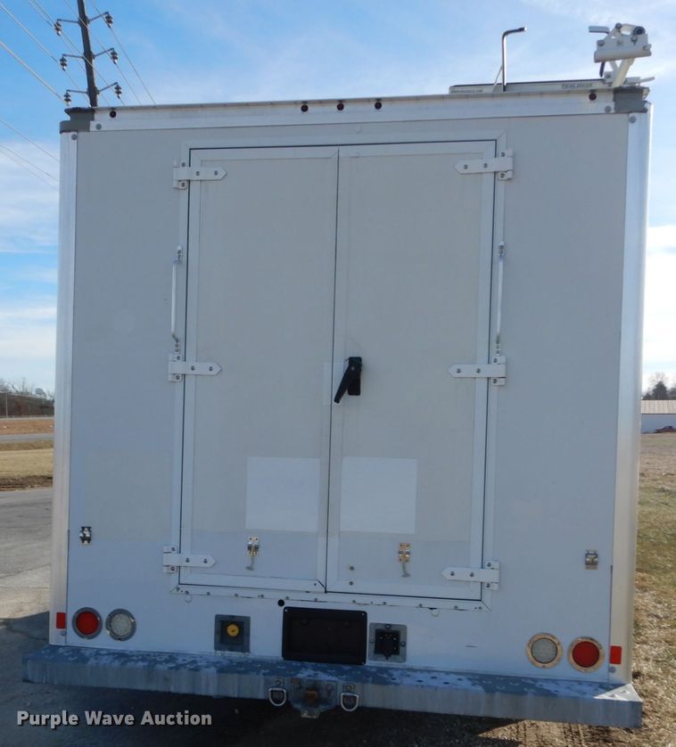 image for item KH9875 2013 Ford Econoline E450  utility van