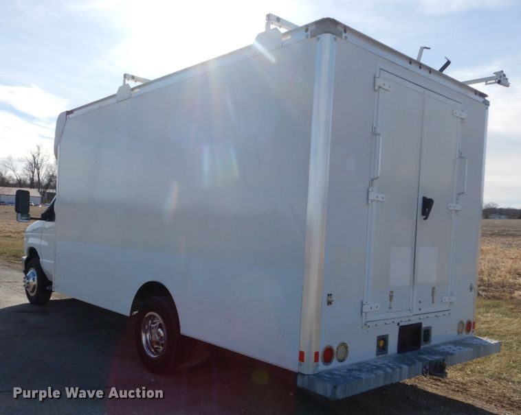 image for item KH9875 2013 Ford Econoline E450  utility van