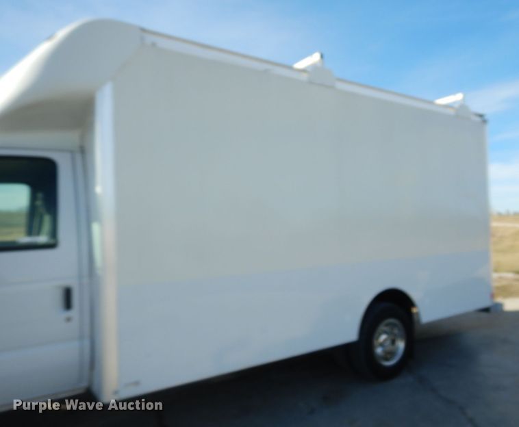 image for item KH9875 2013 Ford Econoline E450  utility van