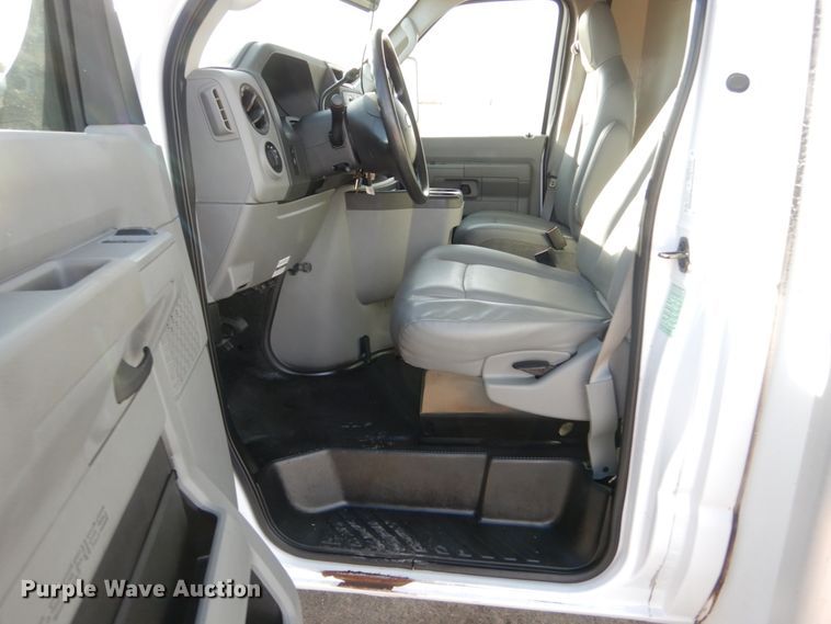 image for item KH9875 2013 Ford Econoline E450  utility van