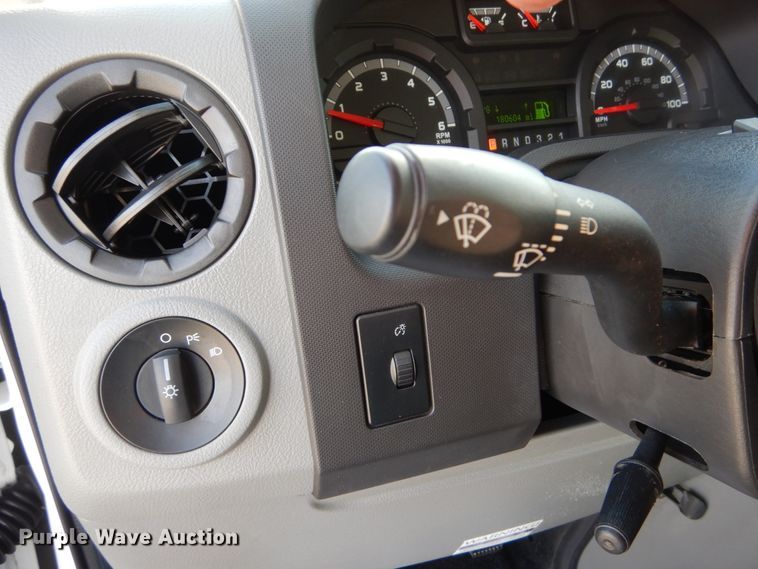 image for item KH9875 2013 Ford Econoline E450  utility van