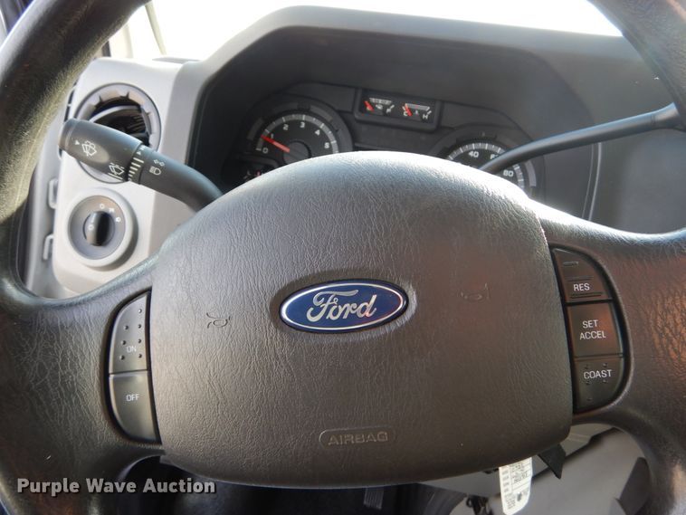 image for item KH9875 2013 Ford Econoline E450  utility van