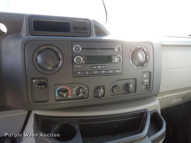 image for item KH9875 2013 Ford Econoline E450  utility van