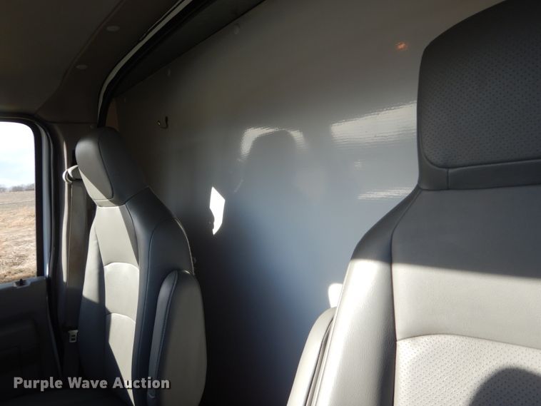 image for item KH9875 2013 Ford Econoline E450  utility van