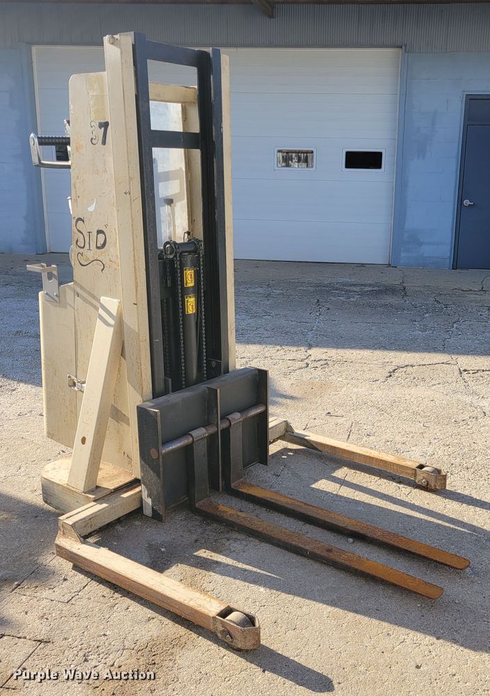 image for item KH9926 Crown 20MT  forklift