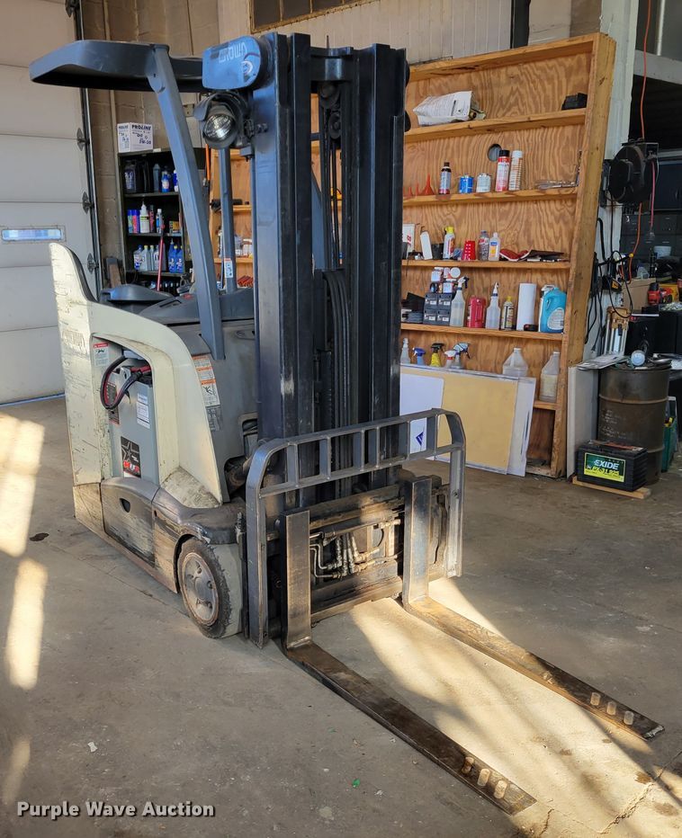 image for item KH9932 2009 Crown RC5545-40  forklift
