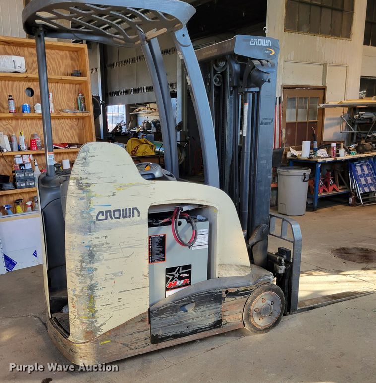 image for item KH9932 2009 Crown RC5545-40  forklift