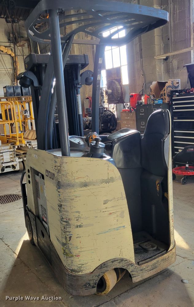 image for item KH9932 2009 Crown RC5545-40  forklift