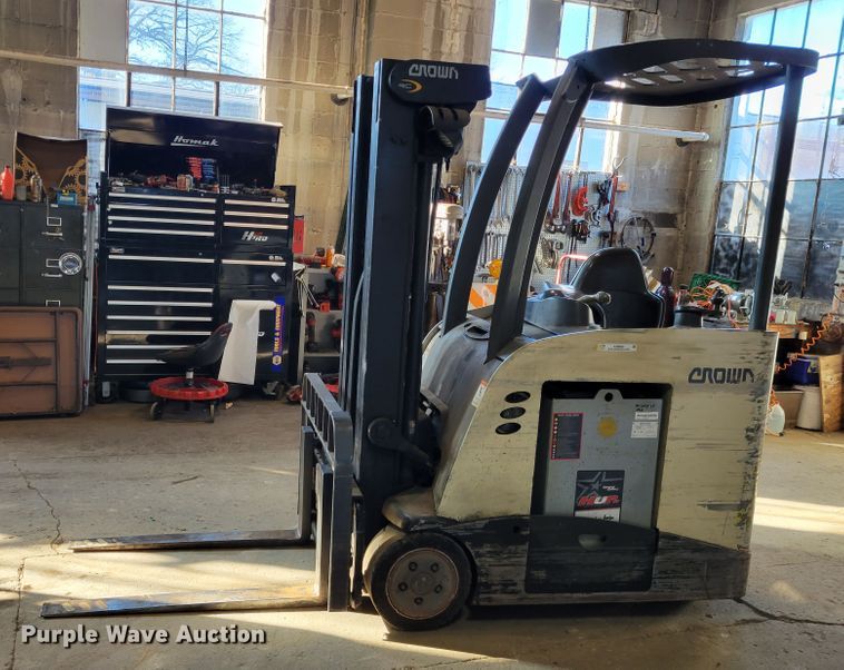 image for item KH9932 2009 Crown RC5545-40  forklift