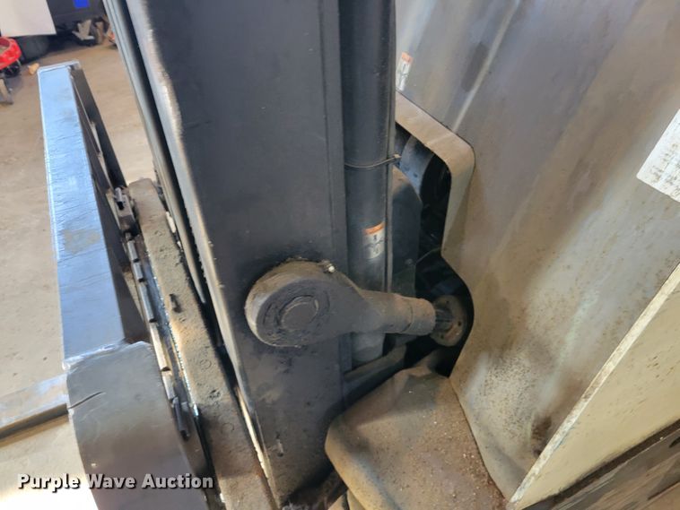 image for item KH9932 2009 Crown RC5545-40  forklift