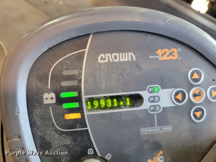 image for item KH9932 2009 Crown RC5545-40  forklift