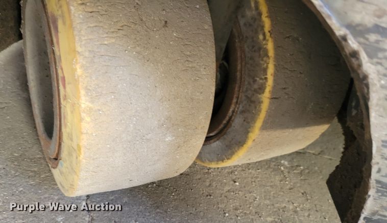 image for item KH9932 2009 Crown RC5545-40  forklift