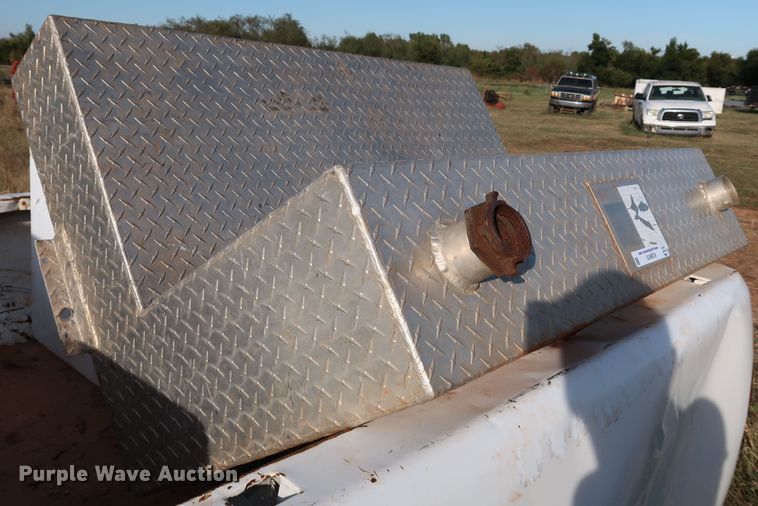 image for item KQ9670 UWS  L-shaped fuel tank