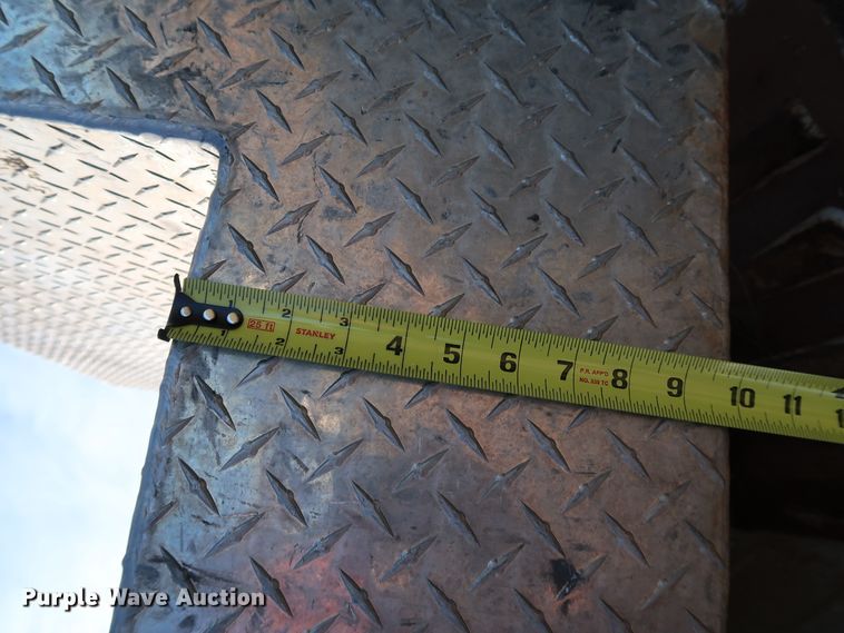 image for item KQ9670 UWS  L-shaped fuel tank