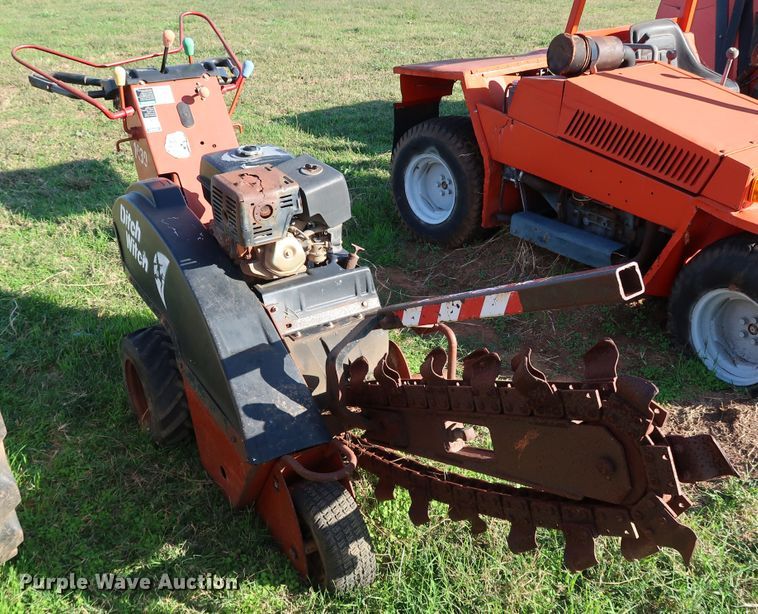 image for item KQ9678 2002 Ditch Witch 1030  trencher